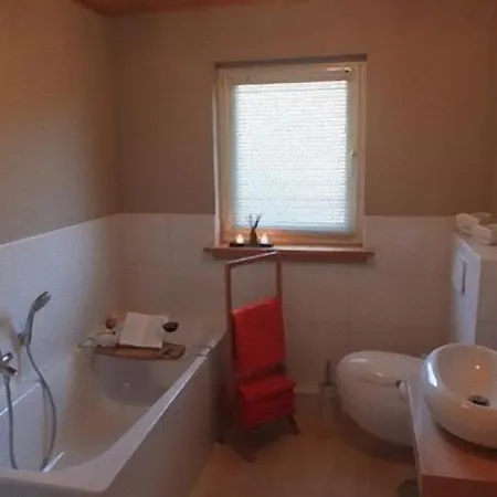 Tatil Evi Romantik Mit Sauna Und Whirlpool *