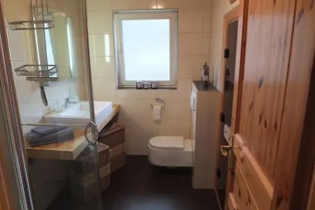 Tatil Evi Romantik Mit Sauna Und Whirlpool Zislow
